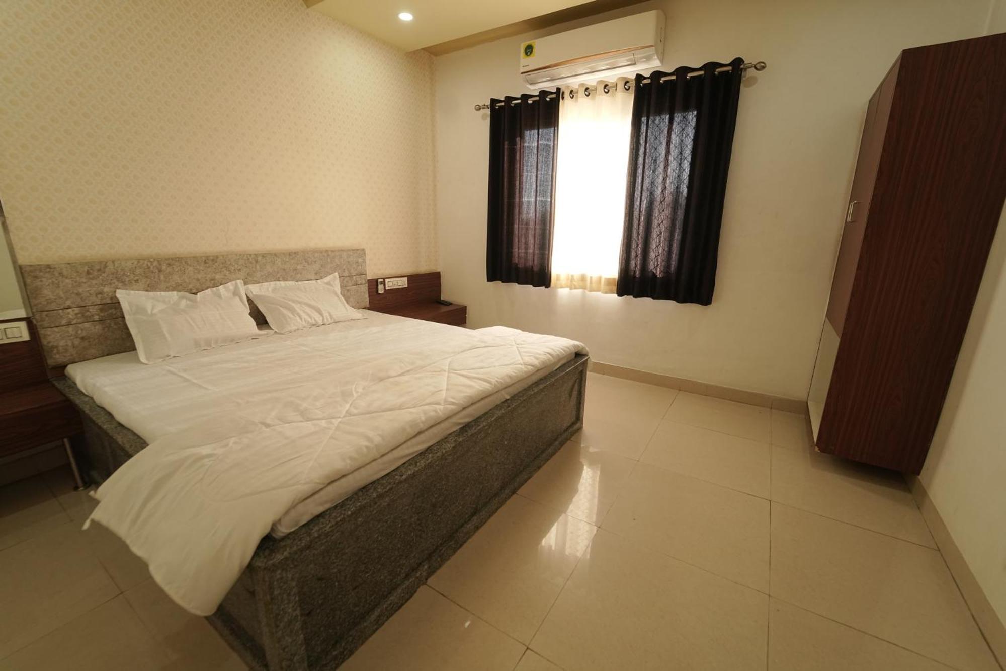 Hotel Pawar Palace And Restaurant Kelwa  Esterno foto